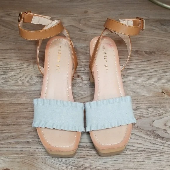 Madden Girl Camila Eyelet Ankle Strap Wooden Block Heel Platform Sandals - Picture 3 of 11